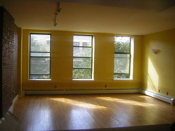 5th image of 51 Bruckner Blvd APT 3