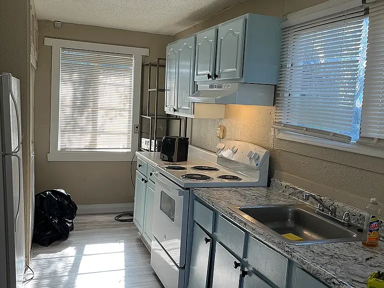 402 Deckbar Ave — Photo 11