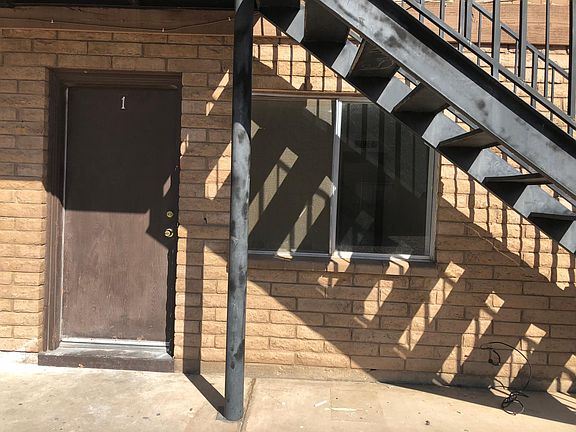 4th image of 320 W 5th Pl APT 1