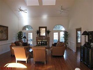 5th image of 723 Fairfield Lake Dr