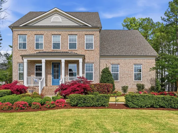 205 Center Hill Dr, Holly Springs, NC 27540