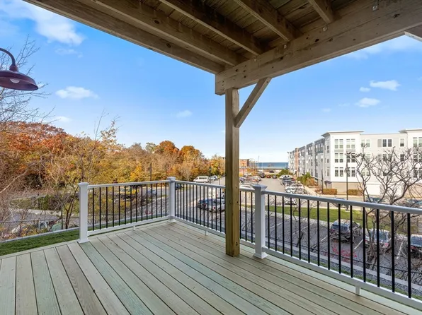 393 Court St #5, Plymouth, MA 02360