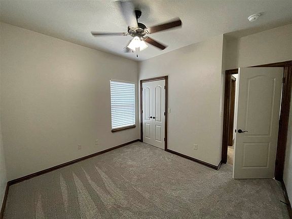 3rd image of 1507 NE Stonehouse Dr