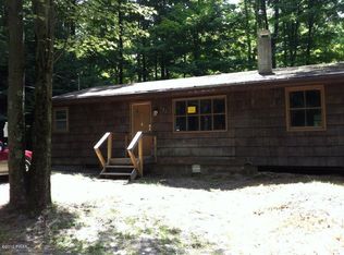 7 Juniper Dr, Greentown, PA 18426