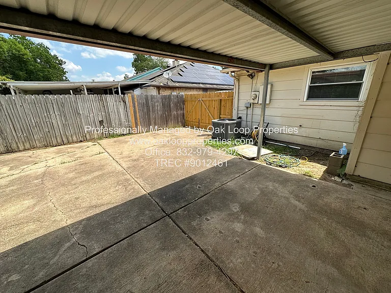 9306 Bollingbrook Dr — Photo 21