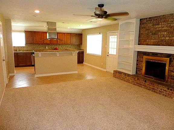 3rd image of 2422 Tyler Ln