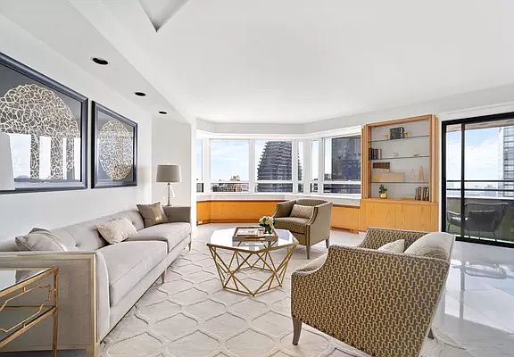 2nd image of 240 E 47th St #38DE