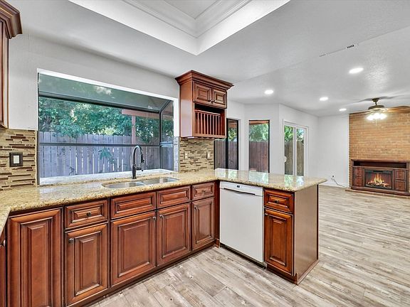 4th image of 17291 Woodhill St #1