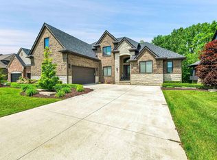 22015 Anita Way E UNIT 72, Macomb, MI 48044