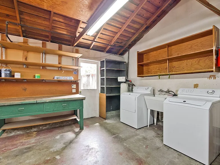 160 Kit Carson Ct — Photo 55