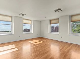 131 Main St APT 302, Burlington, VT 05401