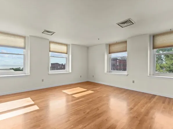 131 Main St, Burlington, VT