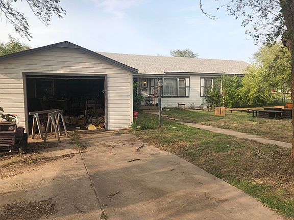 3rd image of 326 W Studebaker Ave
