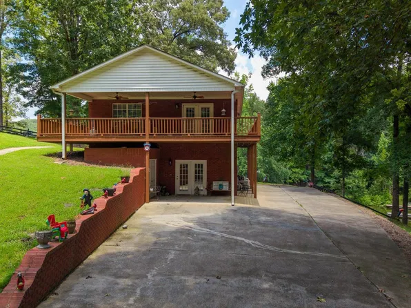 140 S Lake Shore Dr, Talladega, AL 35160