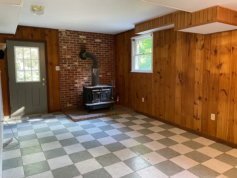 11107 Burwell Rd — Photo 15