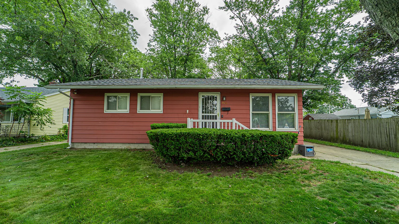 726 Jackson St photo 1