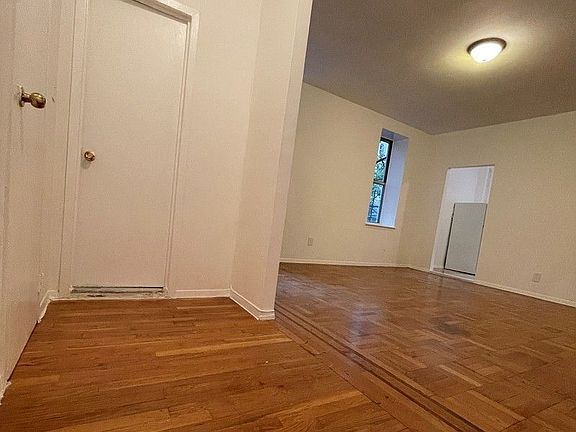 2nd image of 2100 Beekman Pl #11O