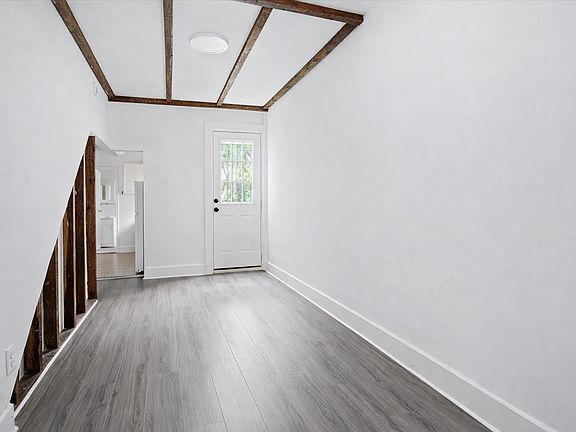 3rd image of 501 Saint Johns Pl APT 1R
