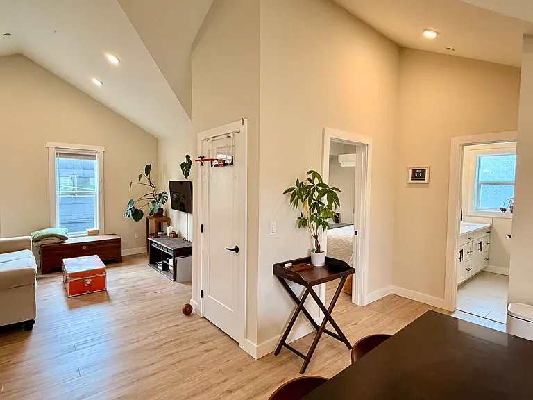 1609 E Columbia St #4 — Photo 8