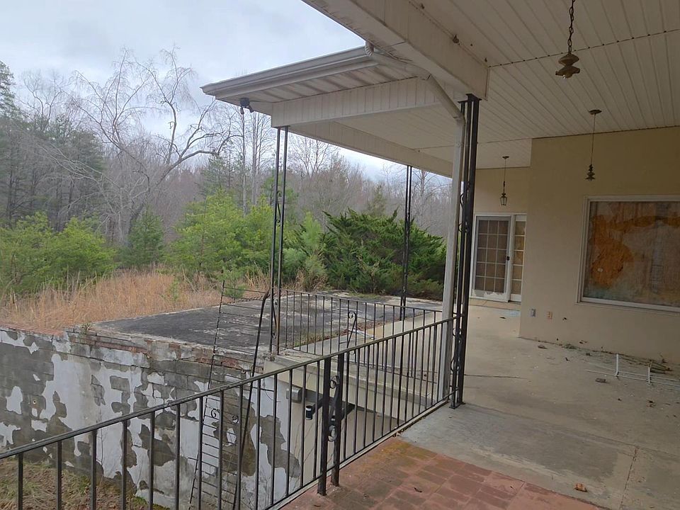 2nd image of 105 Anitas Ct