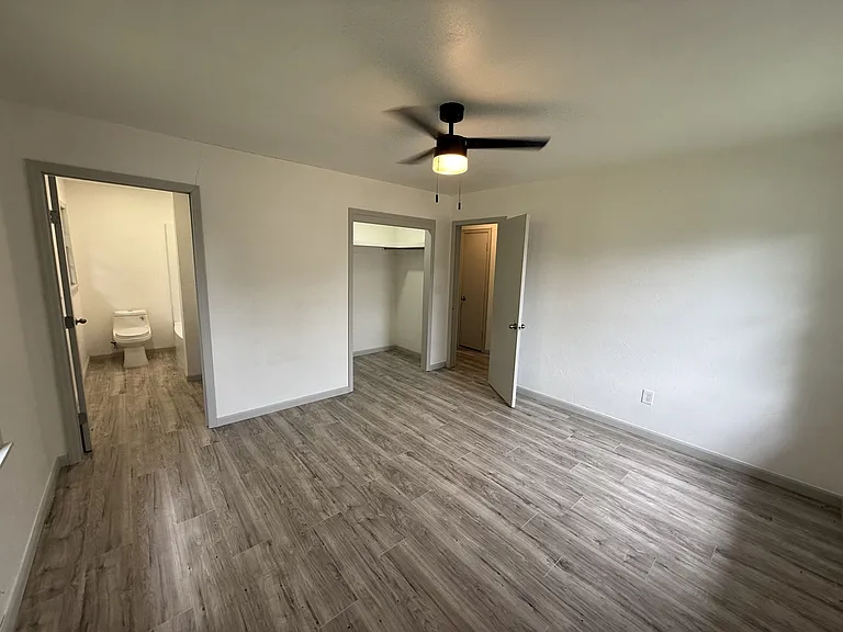 136 N Crownpoint Dr — Photo 6