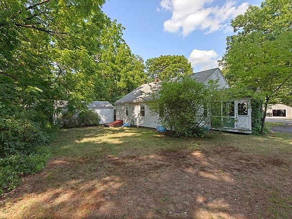 4th image of 12 Cedar Ave