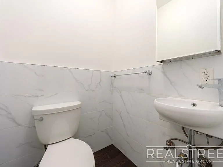 471 Chauncey St #2R — Photo 6