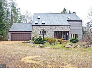 12189 Henderson Rd, Clifton, VA 20124