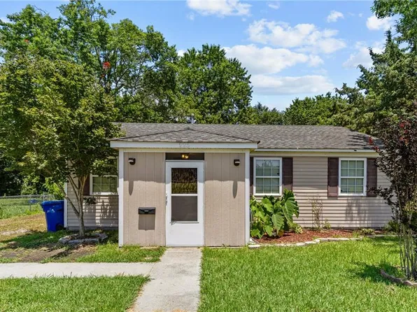 225 Beacon Rd, Portsmouth, VA 23702