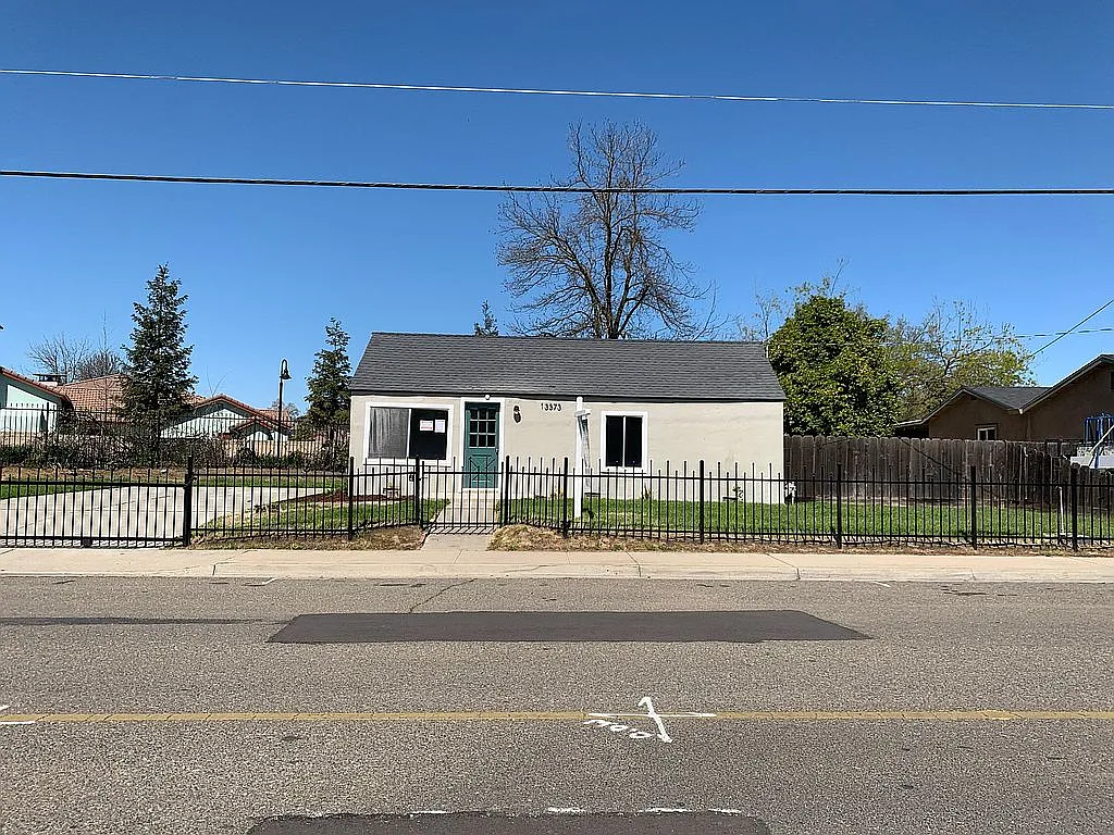 13373 Welch Rd photo 1