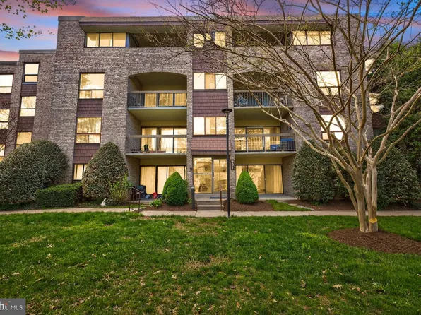 421 Christopher Ave #2, Gaithersburg, MD 20879