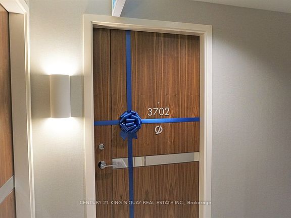 5th image of 85 McMahon Dr #3702