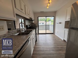 2527 Gatehouse Ln, Salem, VA 24153