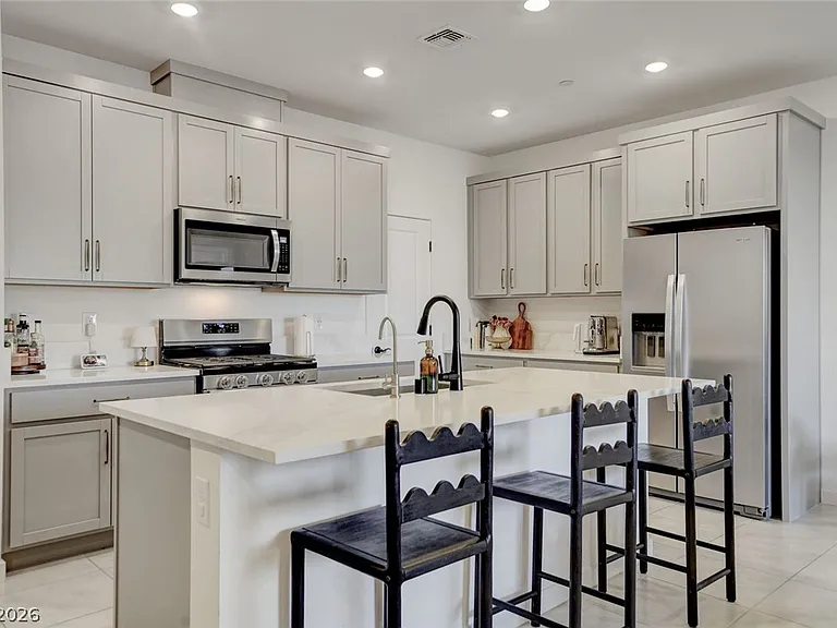 11458 Contour Ave — Photo 4