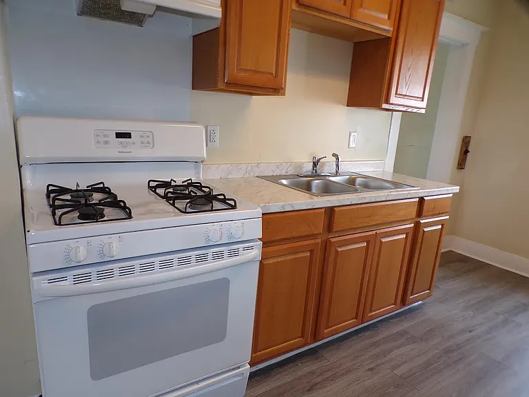 220 Harding St — Photo 7