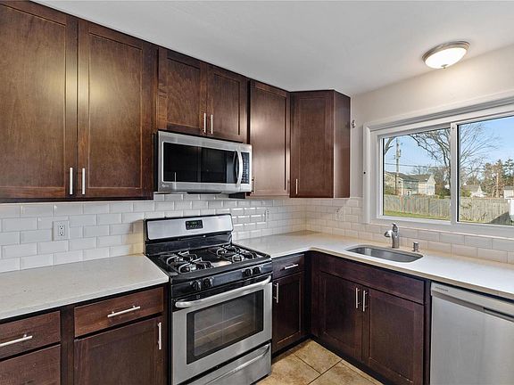 4th image of 1207 Folger Ave