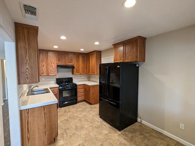 5600 Moddison Ave — Photo 4