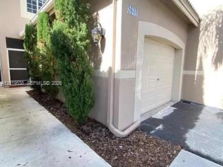 2041 Pompeii Ct #2014 — Photo 36