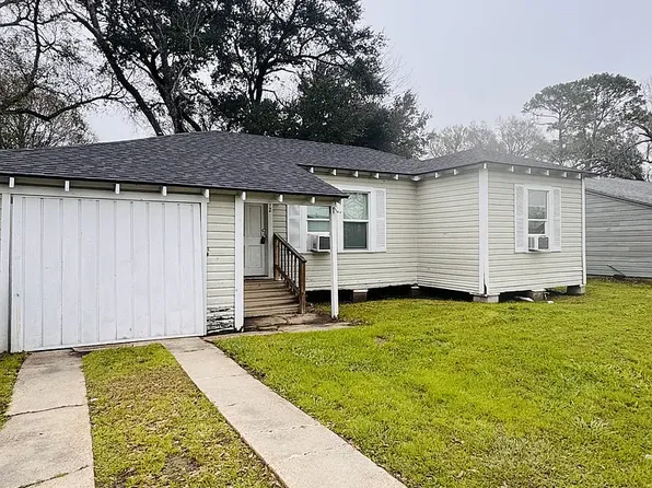 212 N 24th St, Nederland, TX 77627