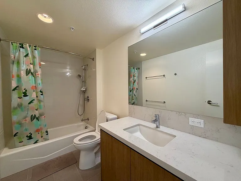 1391 Kapiolani Blvd #4204 — Photo 8