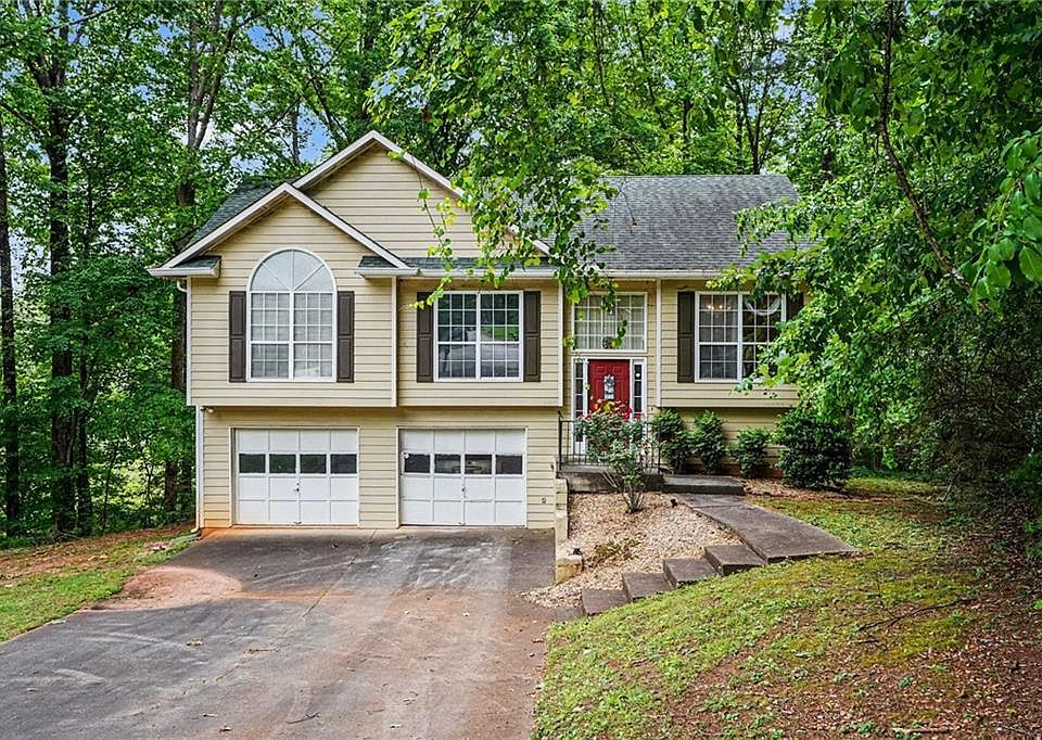 1st image of 130 Bobolink Dr