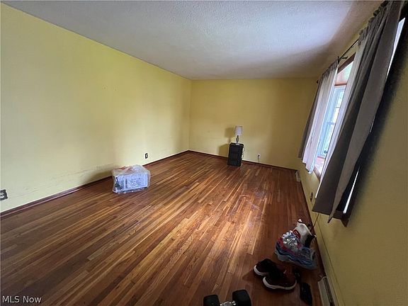 3rd image of 2580 Swiss Ave SW
