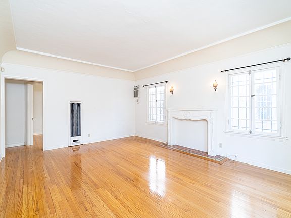 5th image of 425 N Sierra Bonita Ave #425