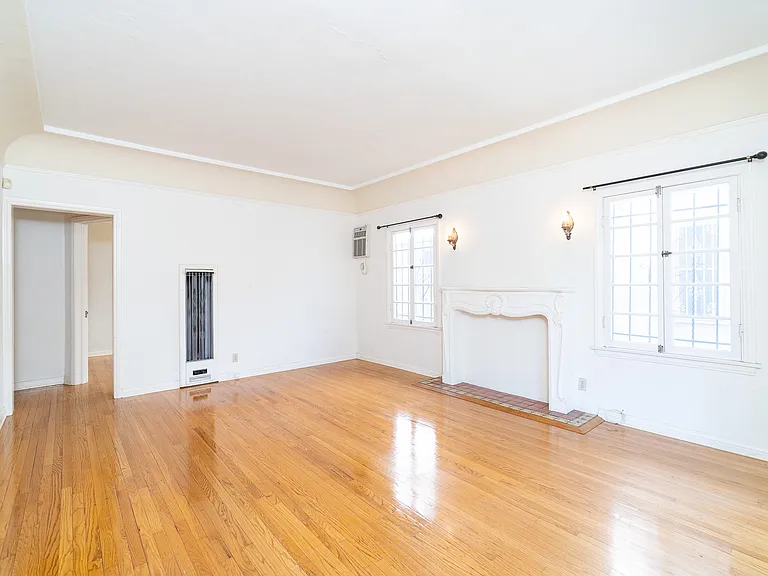 425 N Sierra Bonita Ave #425 — Photo 10