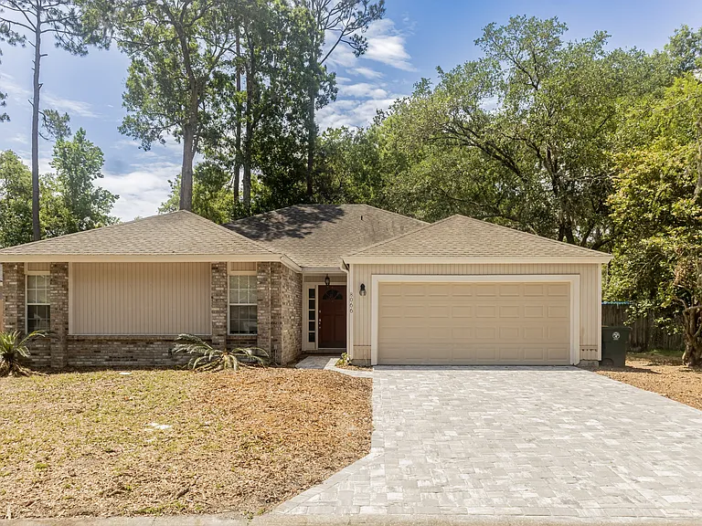 8066 Dickie Dr — Photo 1