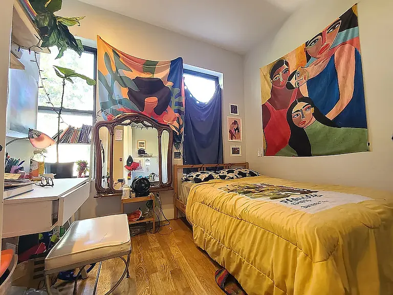 1180 Halsey St #3 — Photo 5