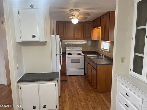 2nd image of 1216 Windsor Dr