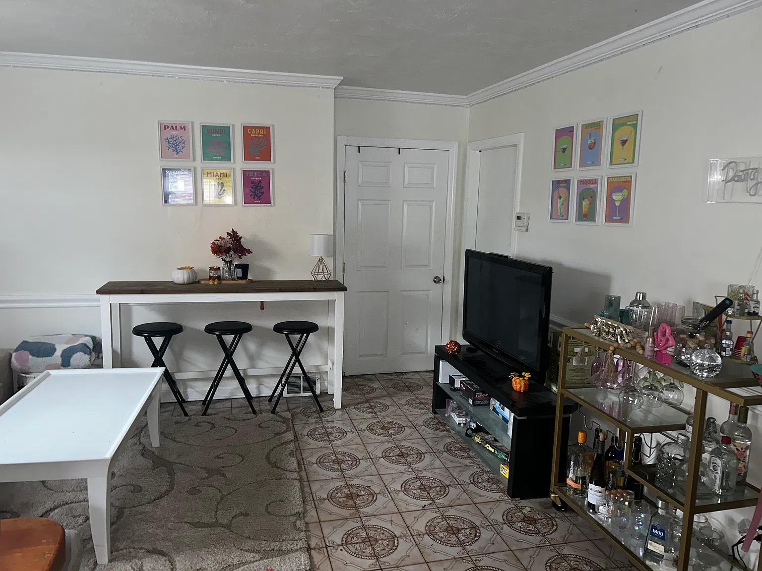 3 bed, 2.0 bath, $2,025 — Photo 2