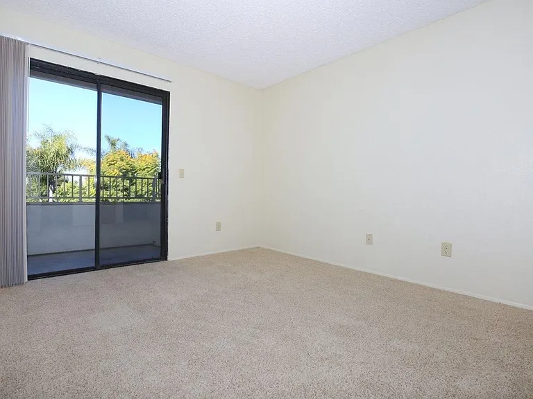 One park Apartments — Photo 15