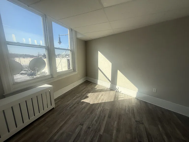 106 Delaware Ave — Photo 4